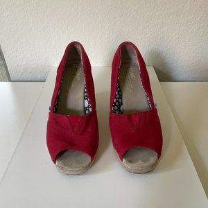 TOMS Red Wedge with Peak-A-Toe  SZ 5